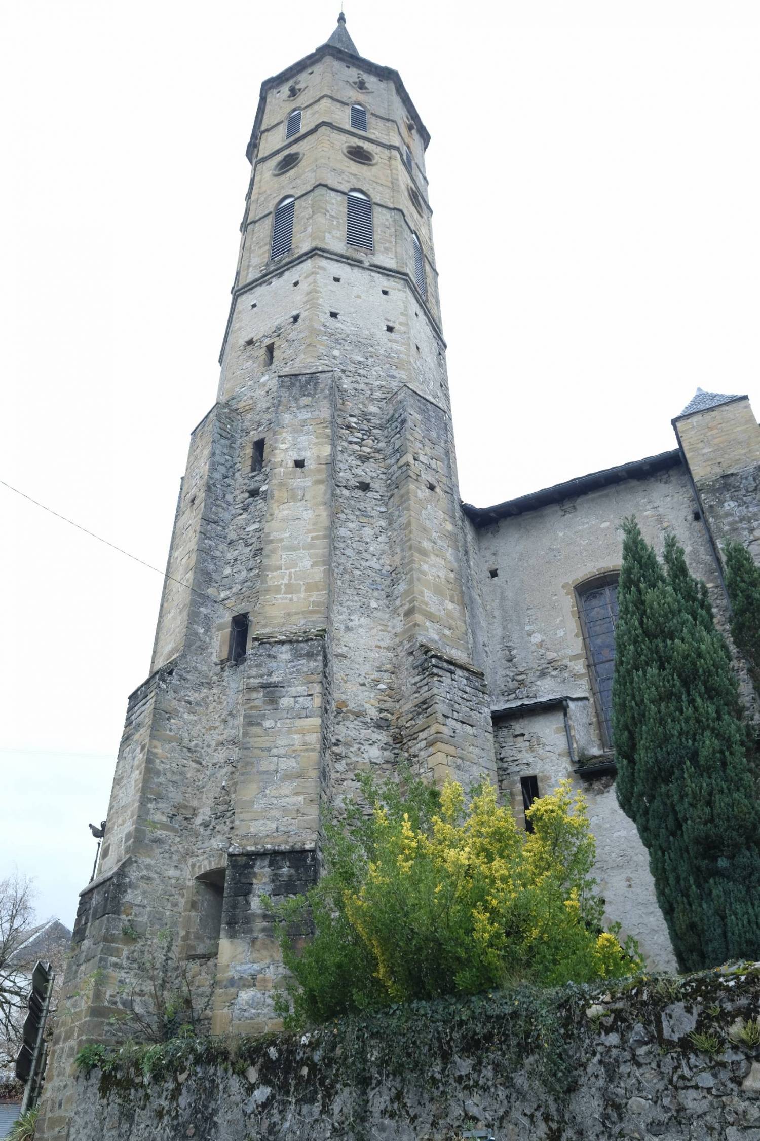 Massat (Ariège) Eglise de la Vierge de la Nativité