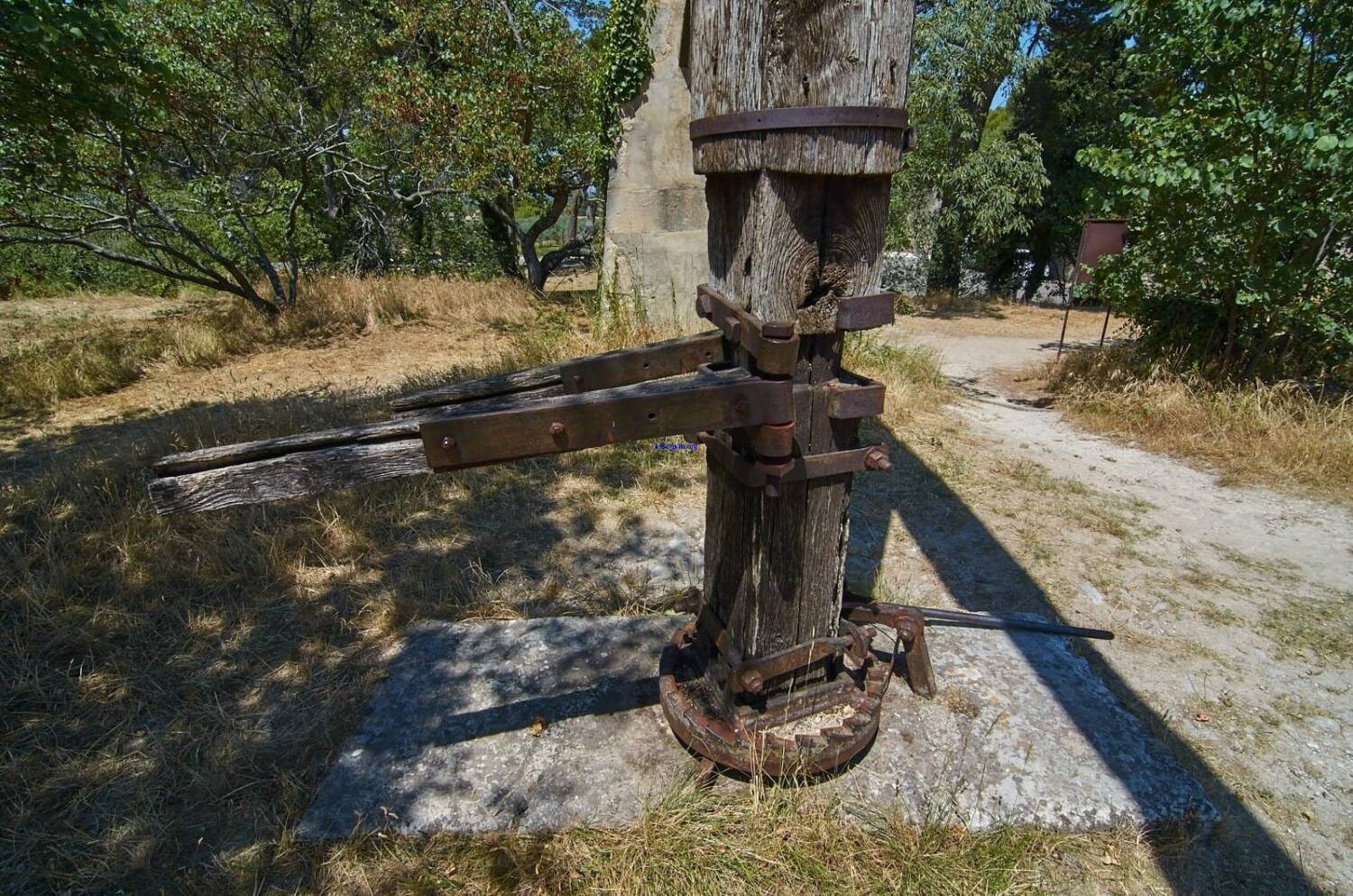 Saint-Rémy-de-Provence (13), cabestan de Saint-Paul - Sauvegarde de l'Art français - Plus Grand Musée de France