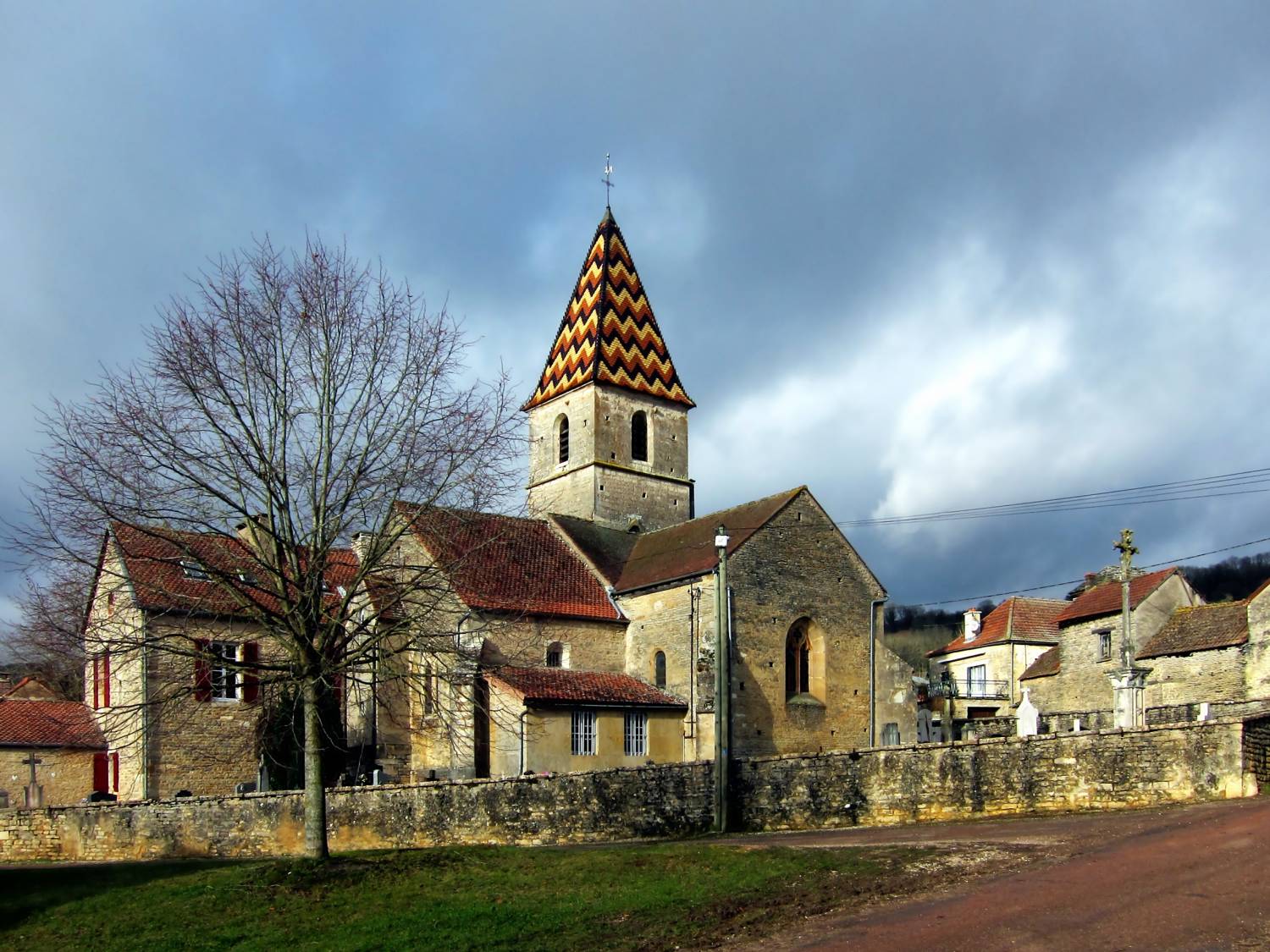 Savigny-sous-Malâin (21) Eglise Saint-Antoine
