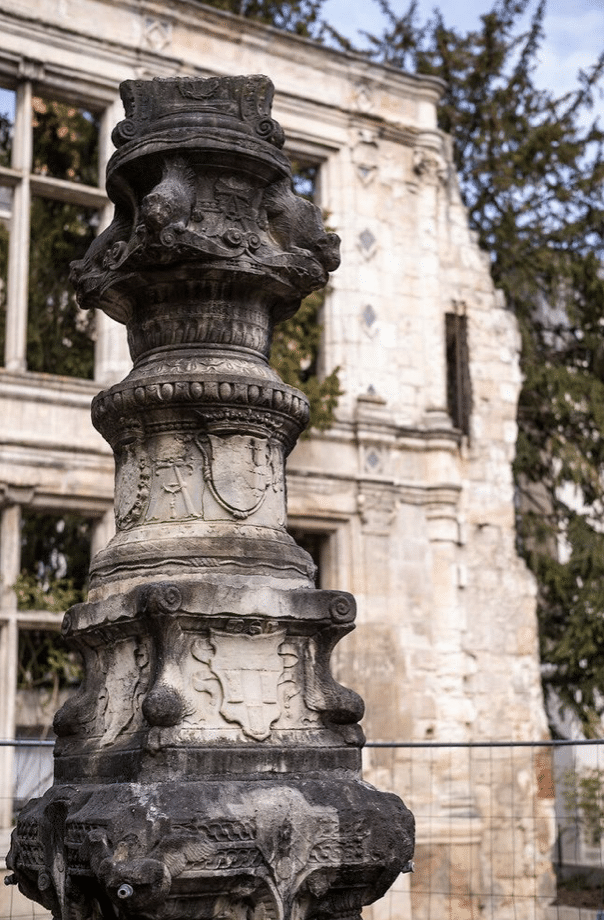 Tours (37) - Fontaine de Beaune-Semblançay - Le Plus Grand Musée de France