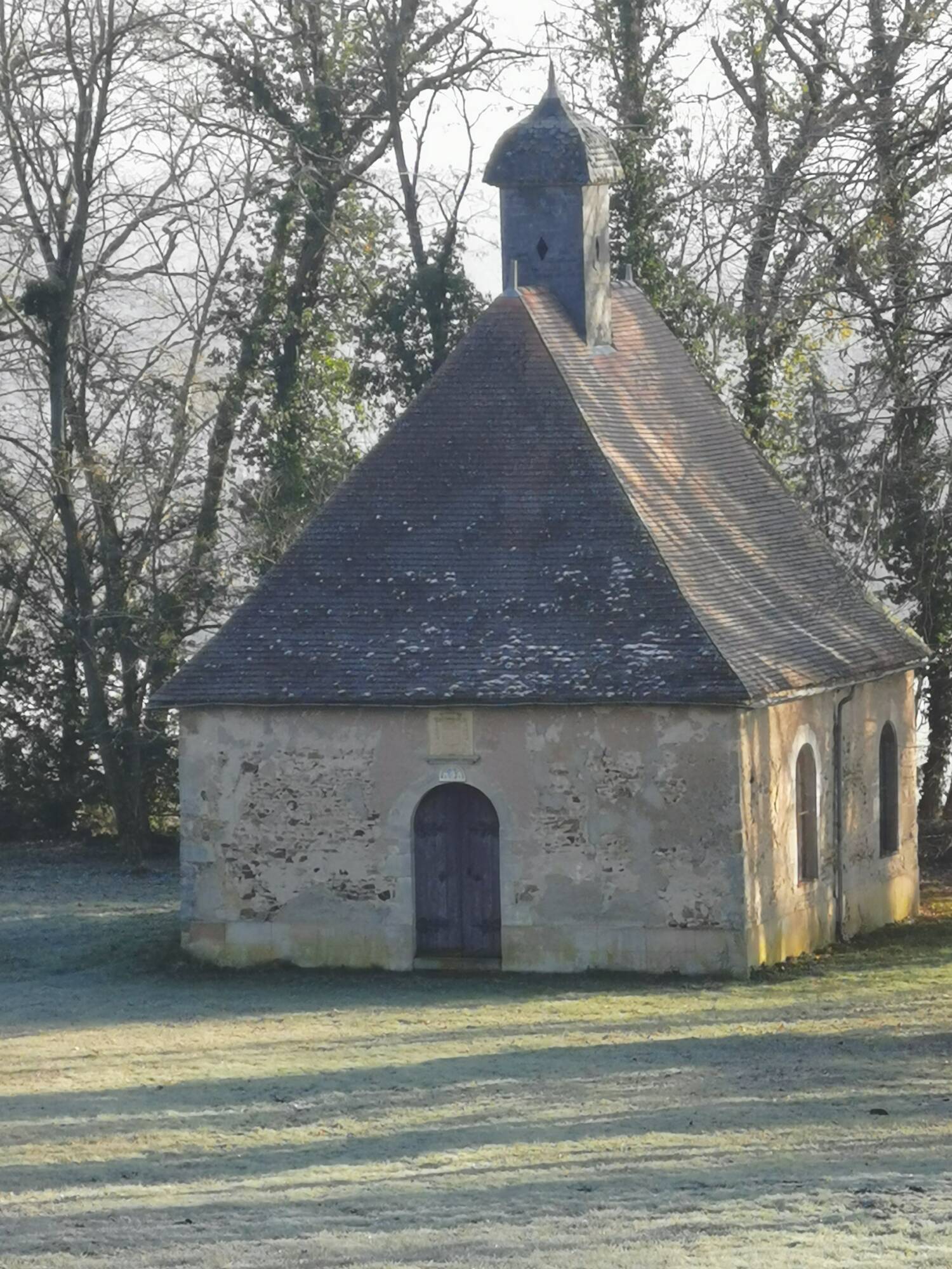 Voussac (03) - chapelle du château de Chirat-Guérin