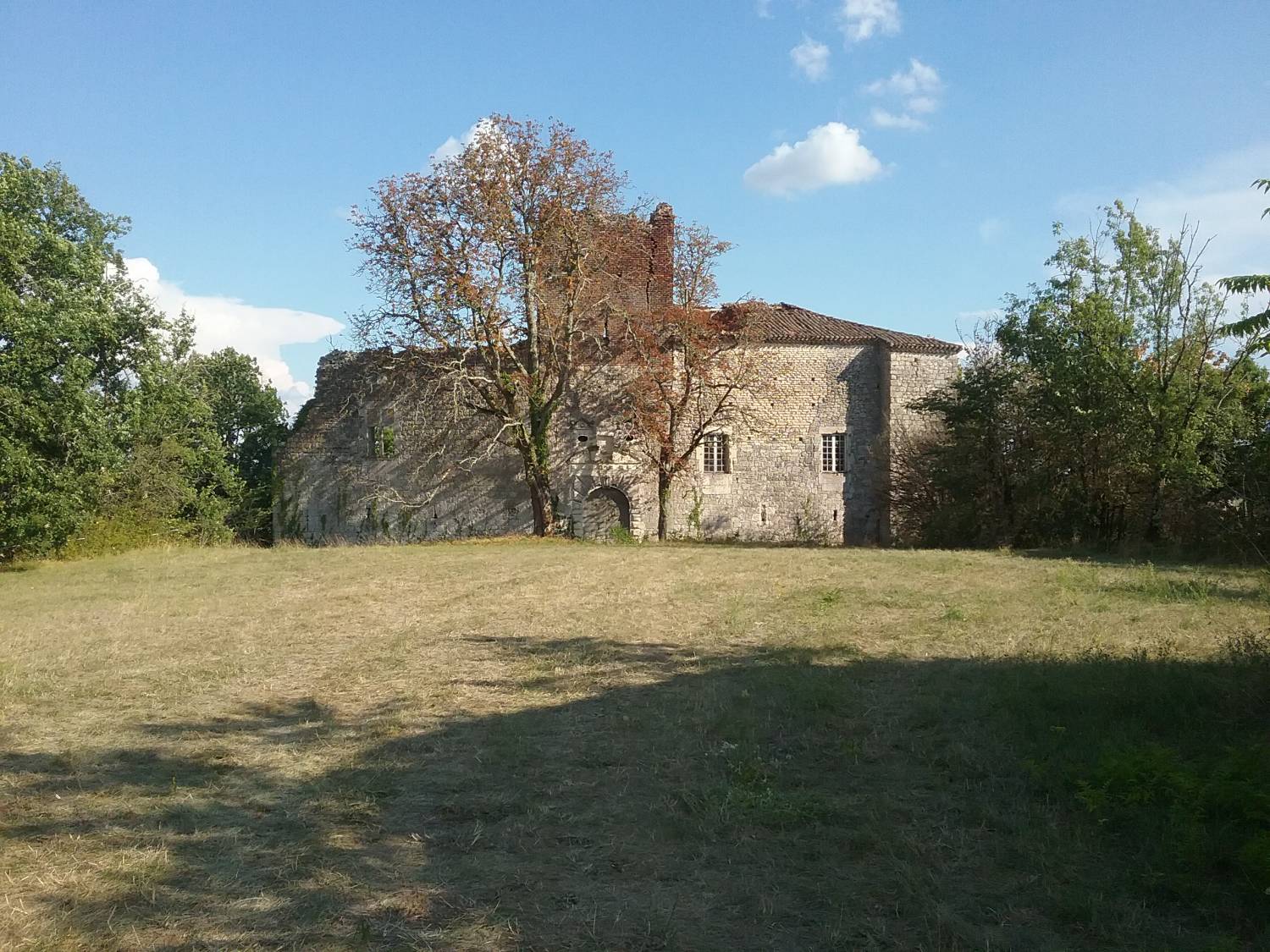 Saint-Cyprien (46) Château de Marcillac et sa chapelle