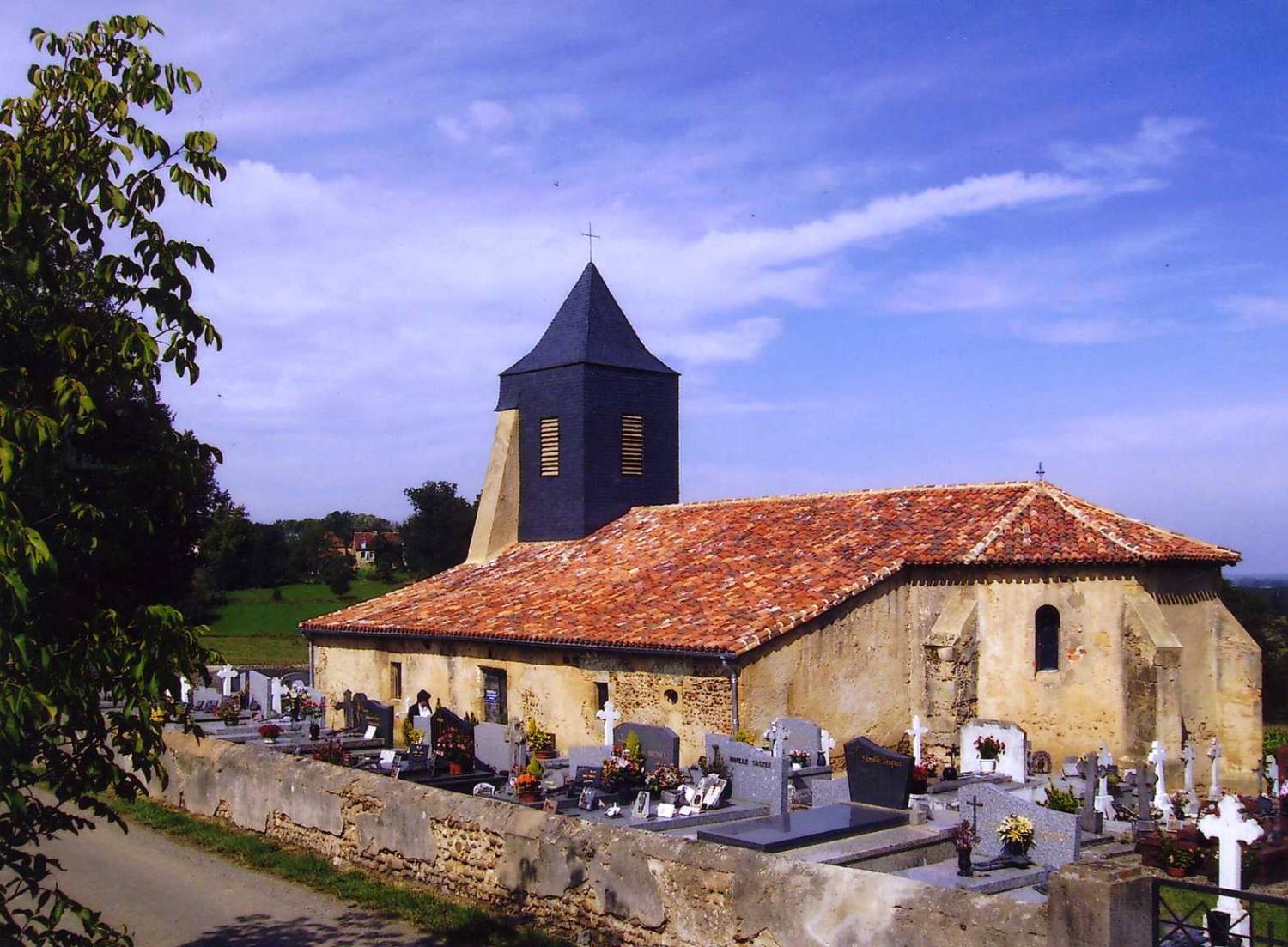 Église Saint-Julien à Méracq (64), après restauration