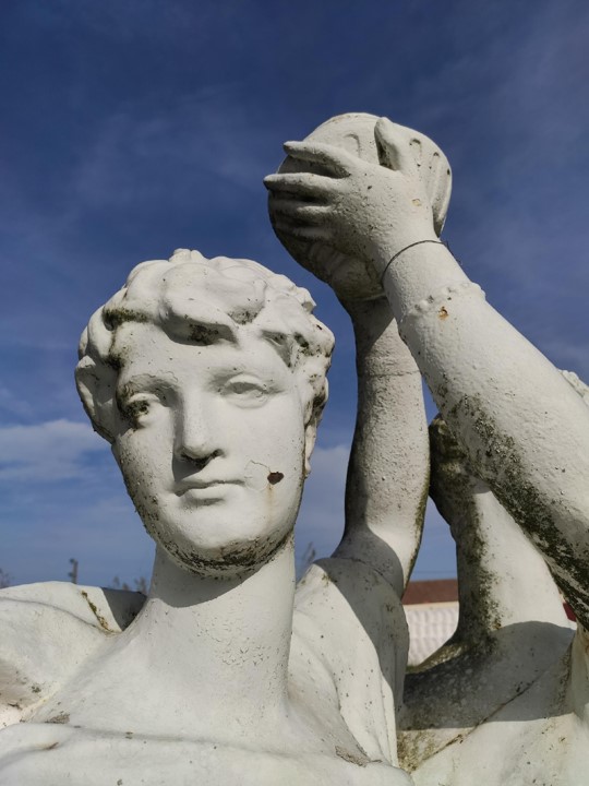 Les Grâces, Saint-Jamme-sur-Sarthe (72), sauvegarde de l'Art Français, plus grand musée de France avec la Caisse d'épargne Bretagne Pays de la Loire
