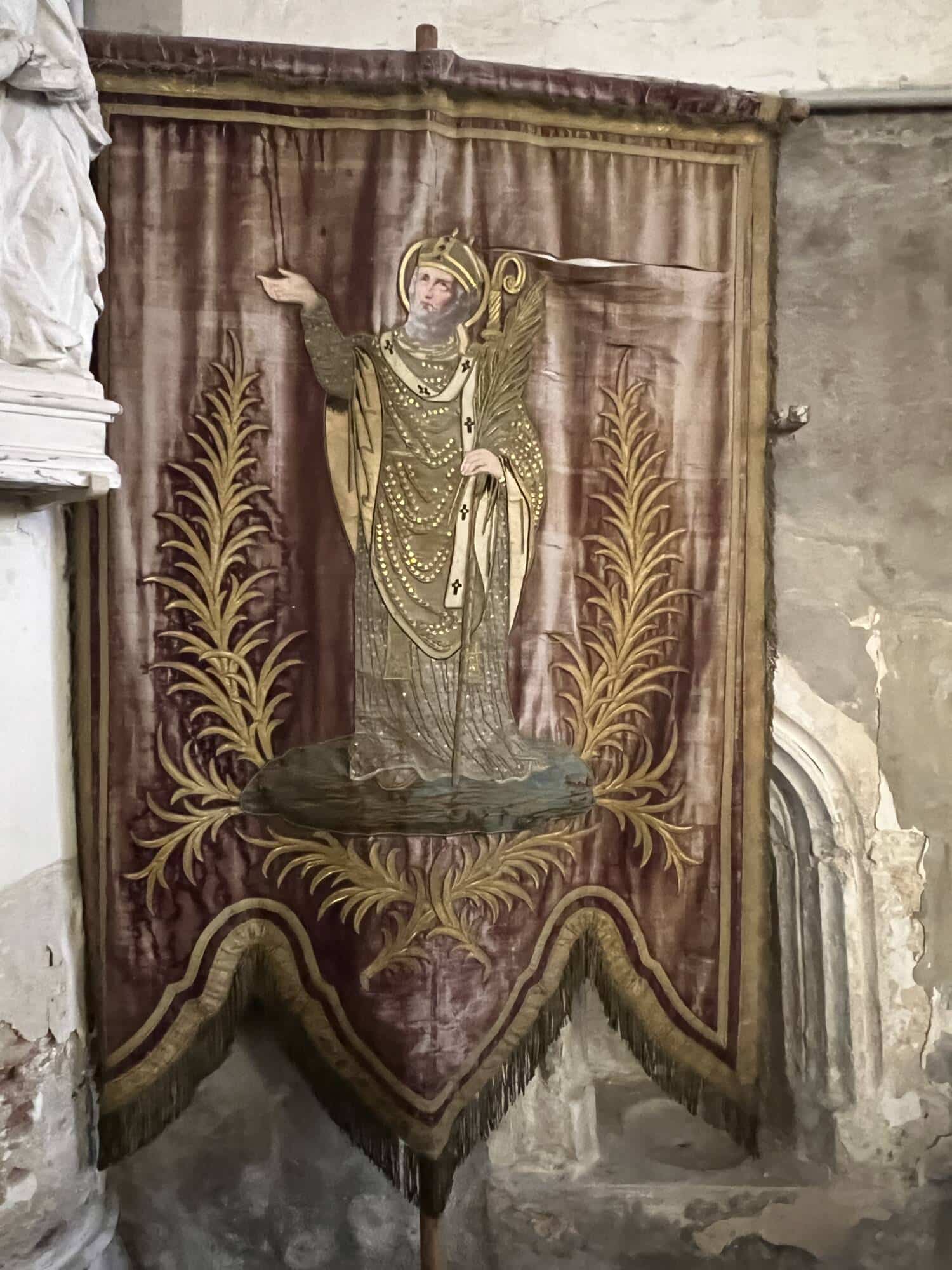 Vaudes (10) - Bannière de saint Clair - Le Plus Grand Musée de France