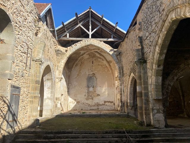Lucenay-l'Evêque (71) - église de la Nativité de Morey