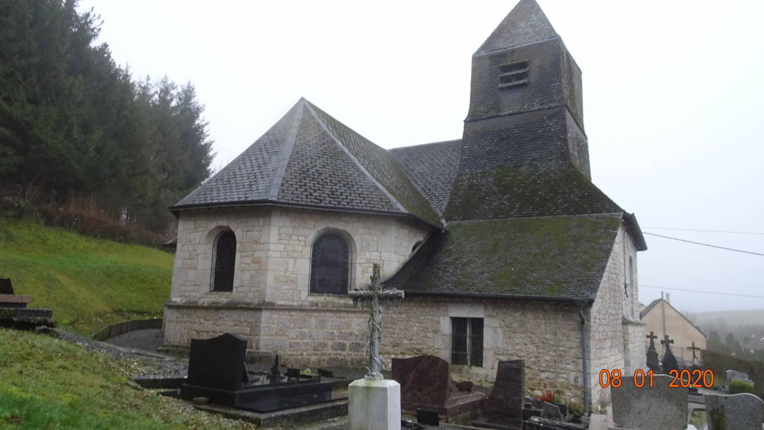 Logny-Bogny (08) - église Saint-Remacle