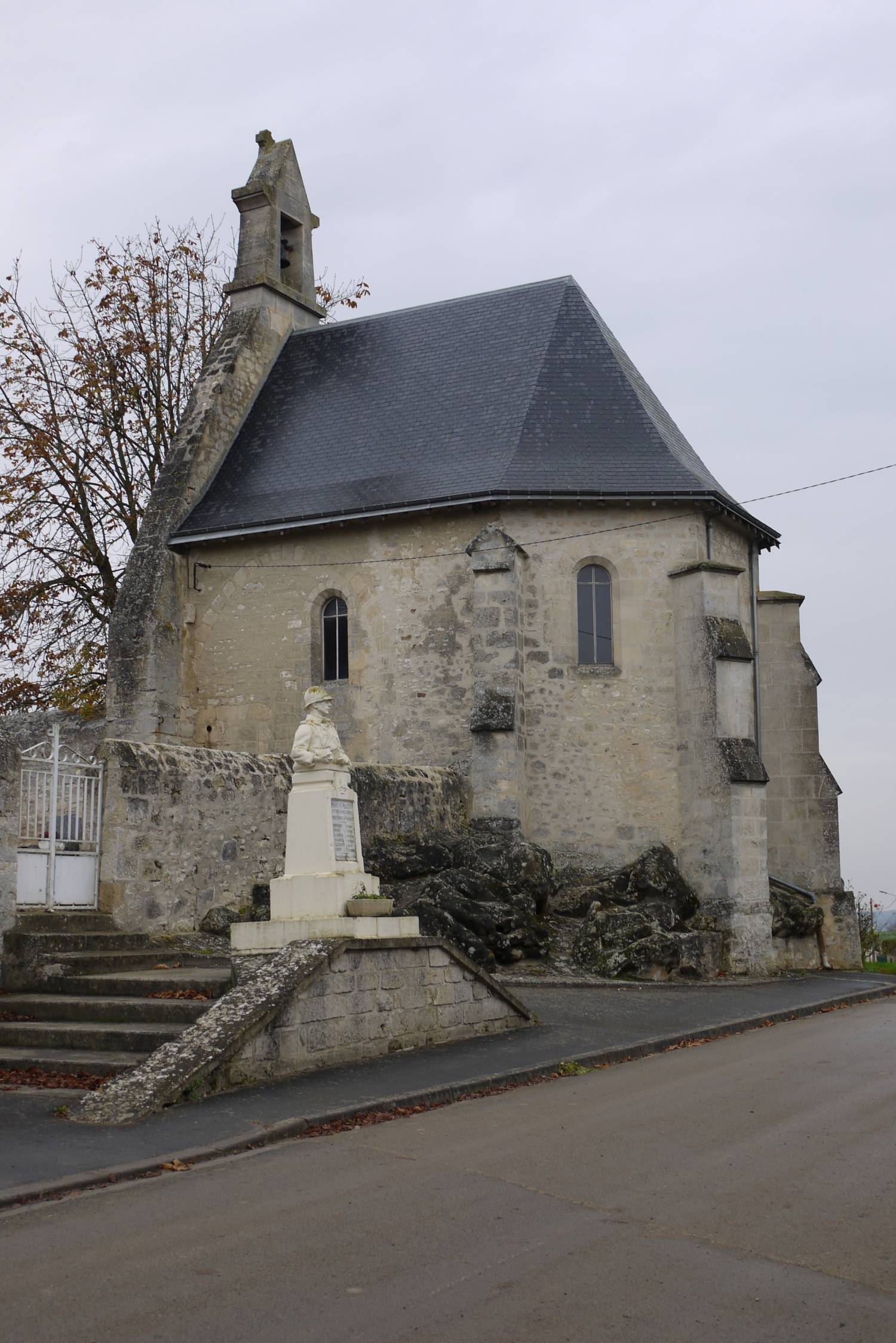 Mont-Saint-Martin (Aisne) - église Saint-Martin