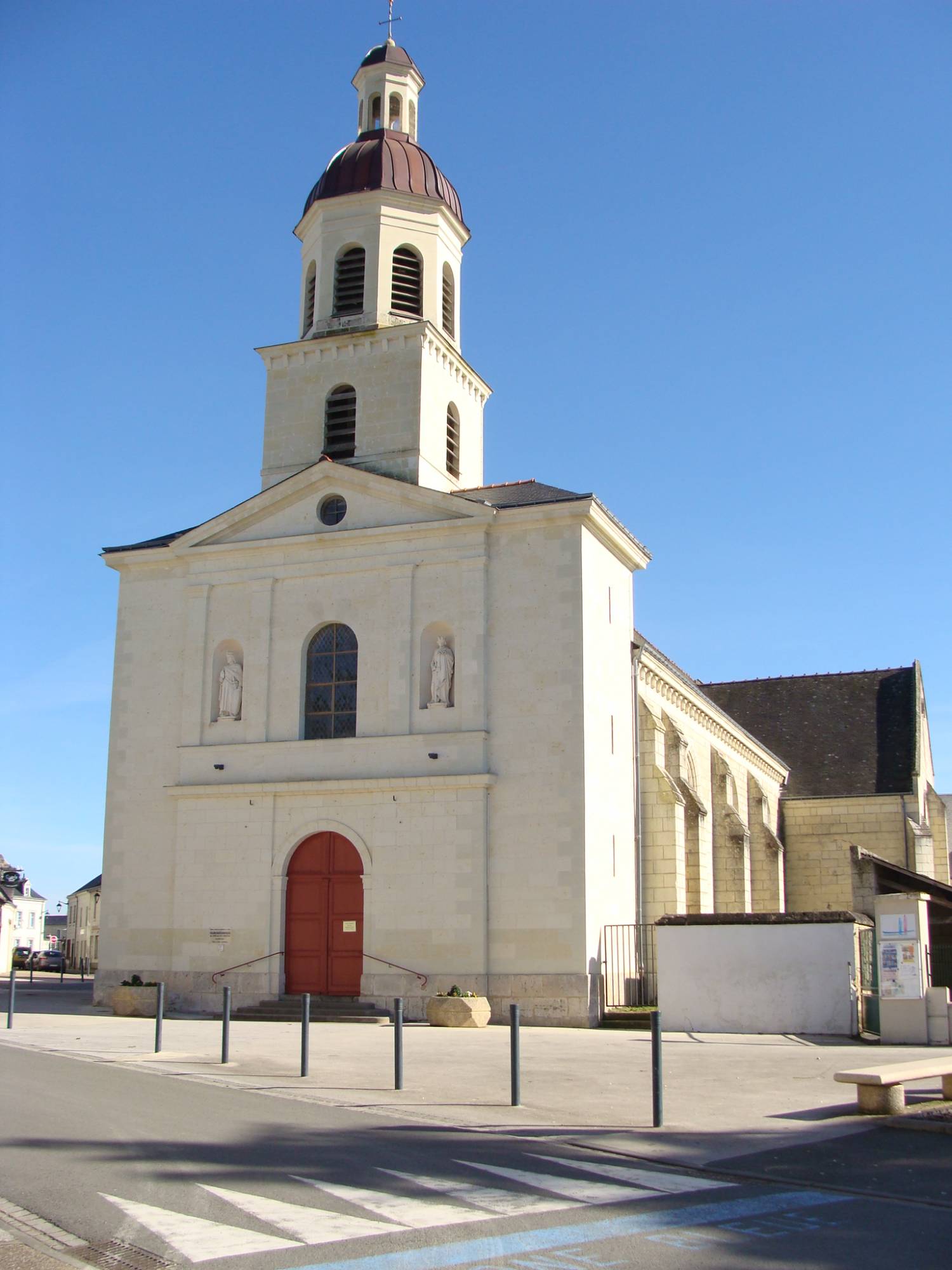 Allonnes (49) église Saint-Doucelin