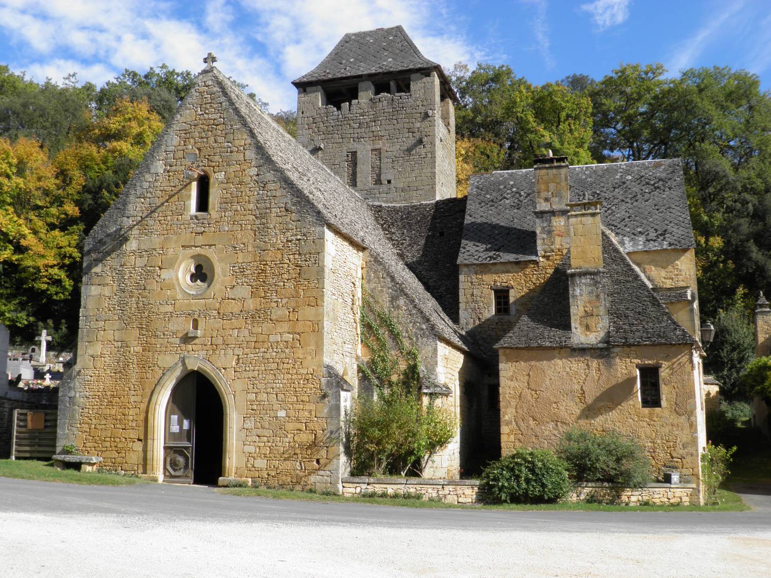 Saint-Crépin-et-Carlucet (24) - Eglise Saint-Crépin