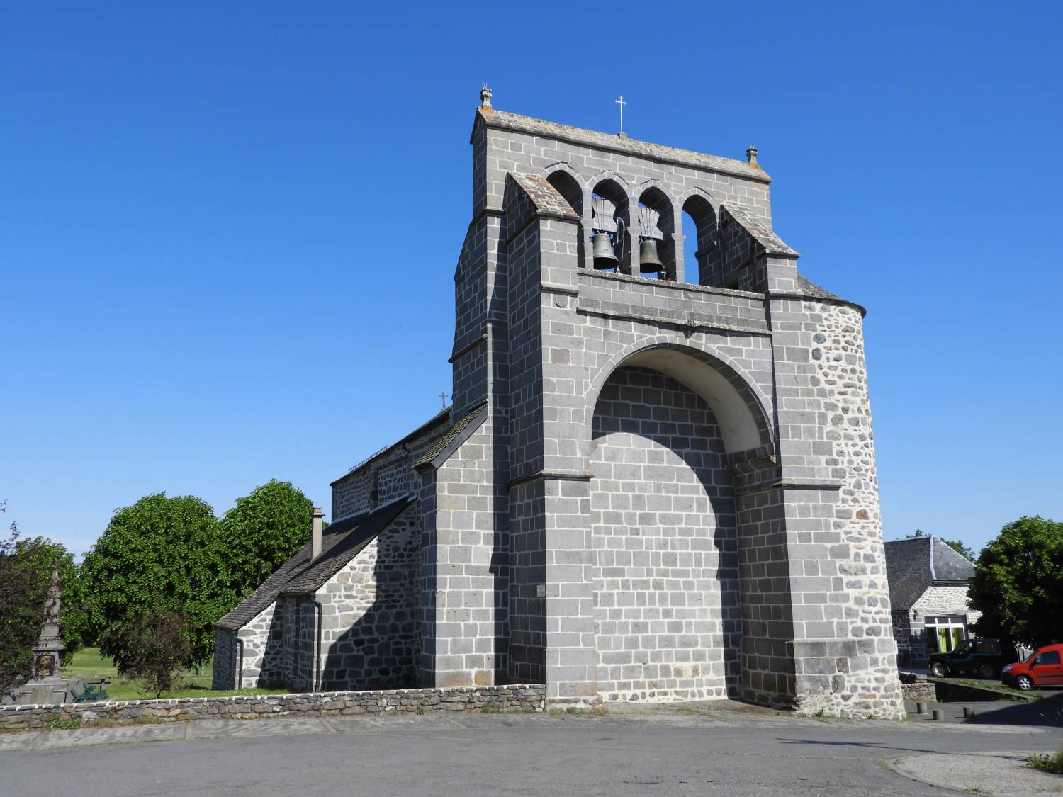 Neuveglise-sur-Truyère (15) Eglise Saint-Pierre - Sauvegarde de l'Art Français